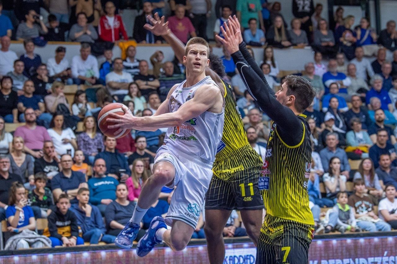 Ma este kezdi a bajnoki aranycsatát az Arconic-Alba Fehérvár kosárlabdacsapata